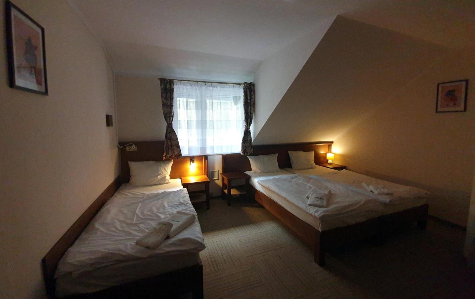 Pensjonat Lesniczowka Hotel Słubice Szoba fotó